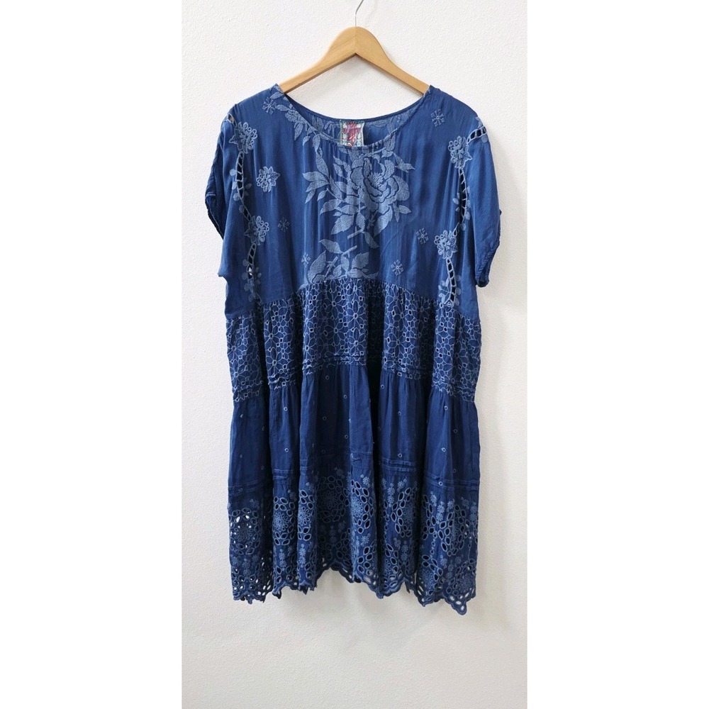 Johnny Was Arva Tiere Tunic Blue Embroidered Short Sleeved Blouse Size Large